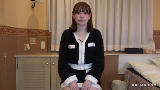 個撮☆舌長美女中出し 13929 pic1